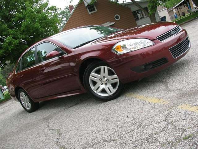 2010 Chevrolet Impala LT 4dr Sedan